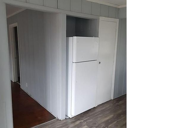 3rd image of 2501 Malcolm St