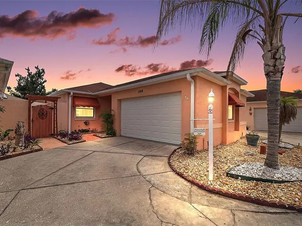 1004 Laredo Ln, Lady Lake, FL 32159