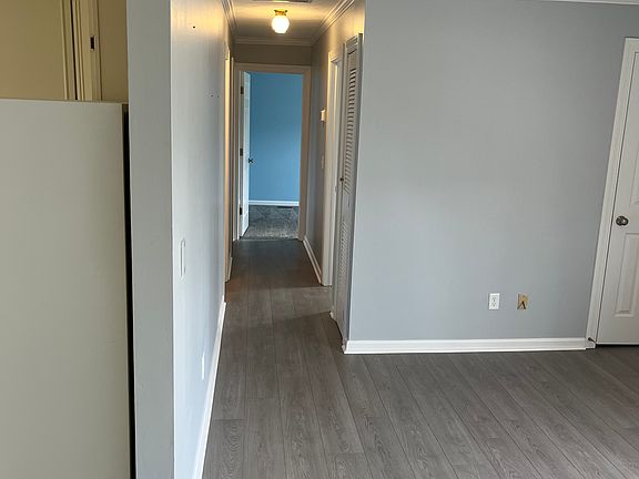 4th image of 478 Forest Ave