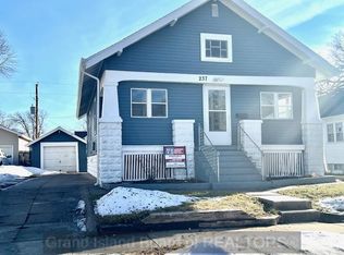 237 S Sycamore St, Grand Island, NE 68801