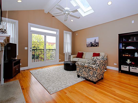 2nd image of 2541 W Leland Ave #3