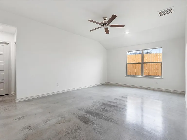 797 Freedom Cir — Photo 16