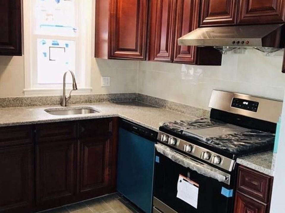 1st image of 68 Beach St APT 2