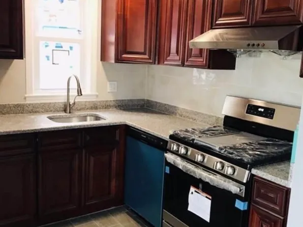 68 Beach St APT 2, Quincy, MA 02170