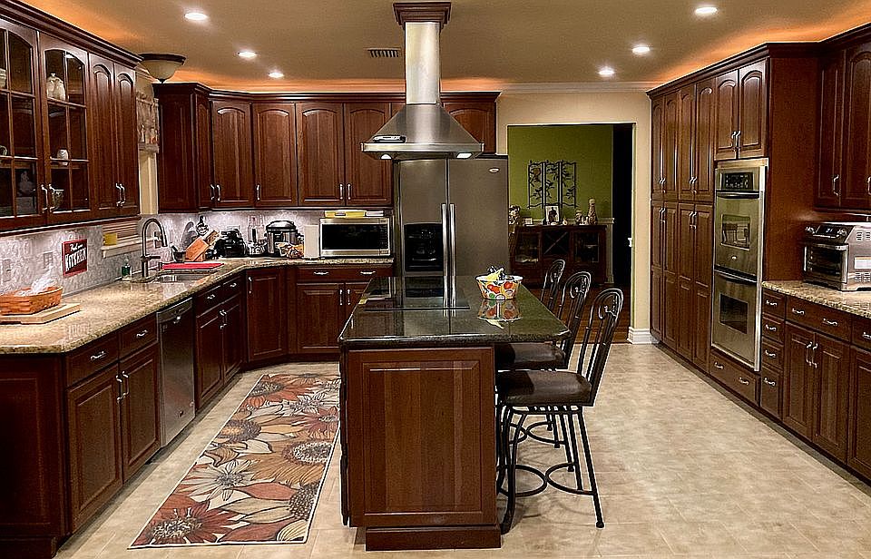 1st image of 392 Floral Dr