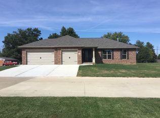 407 Paul Dr, Waterloo, IL 62298