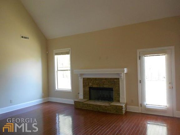 3rd image of 152 Shelton Dr