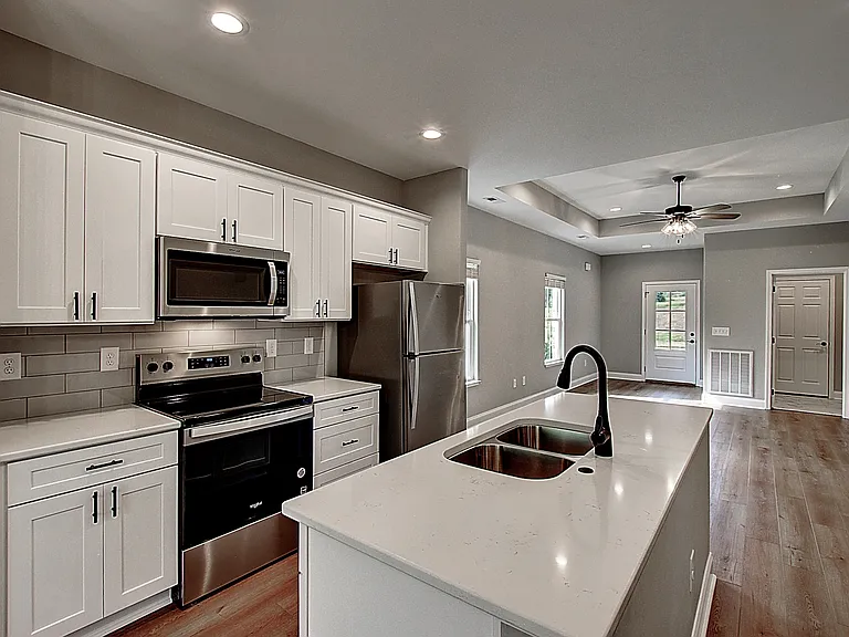209 University Pkwy #41 — Photo 16