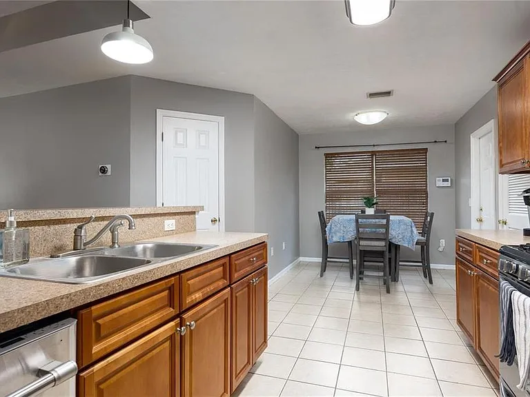 1608 NE 45th Pl — Photo 13
