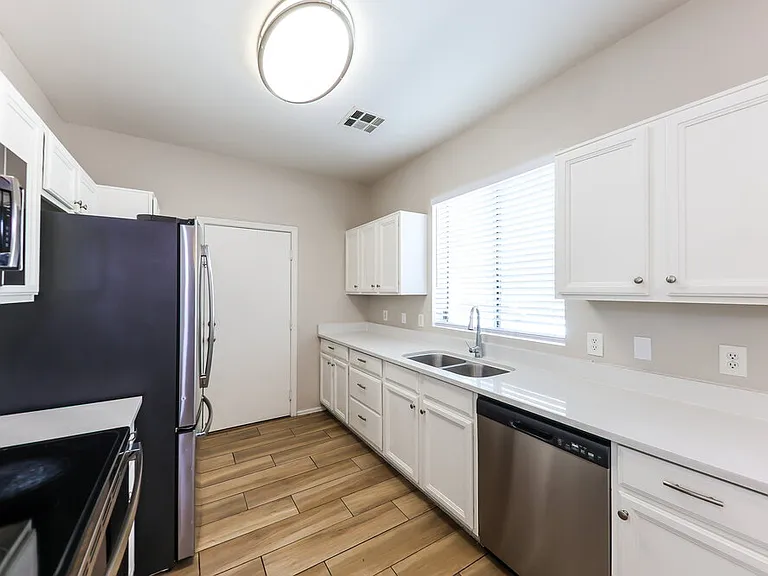12026 W Yuma St — Photo 9