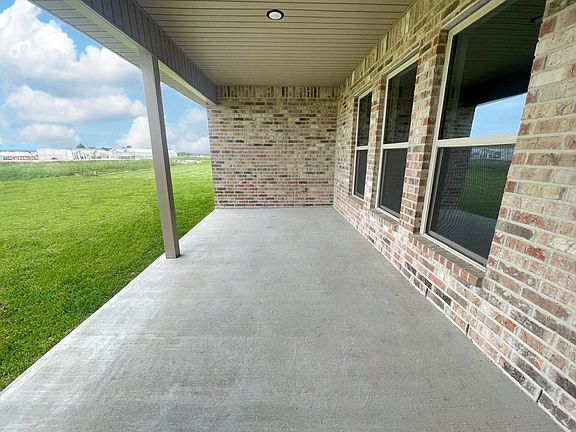 2nd image of 703 Cottonwood Ln