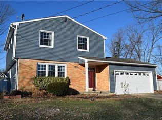 5516 James Dr, Hamburg, NY 14075