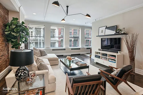 Sold by Sotheby's International Realty | media 3