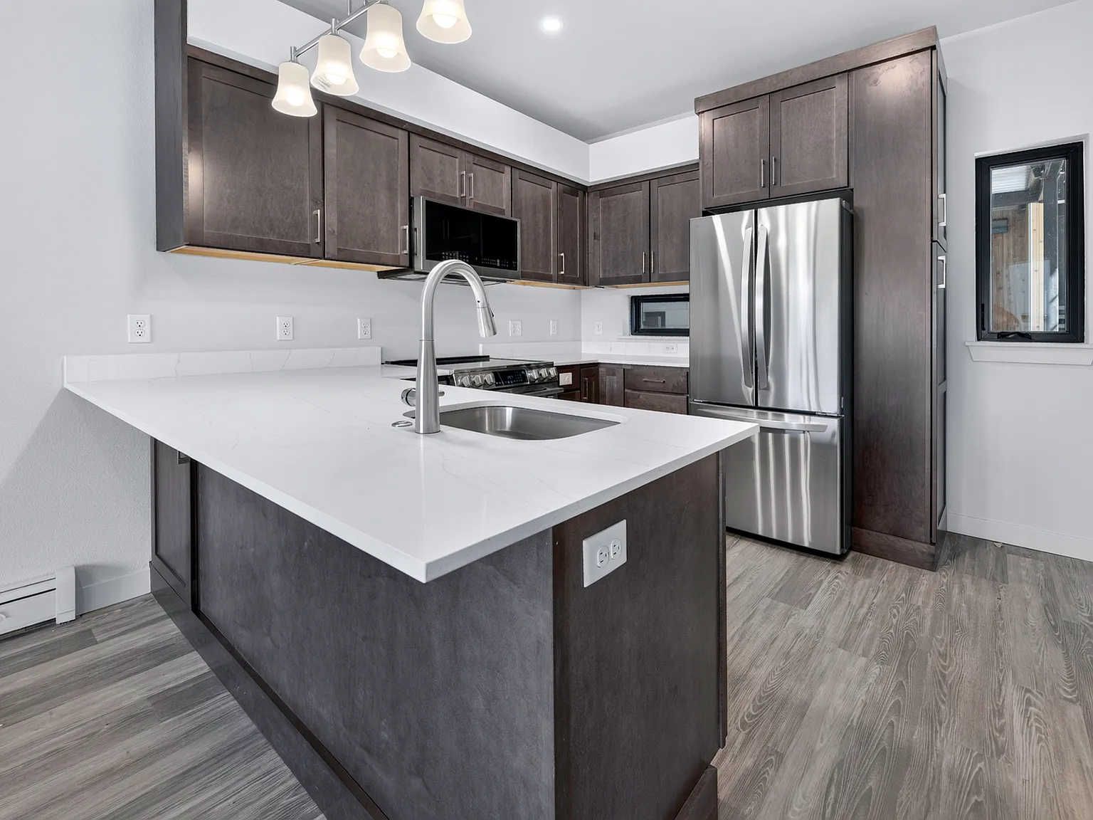 1 bed, 472 sqft, $2,400 — Photo 2