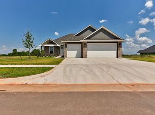 10445 SW 51st St, Mustang, OK 73064