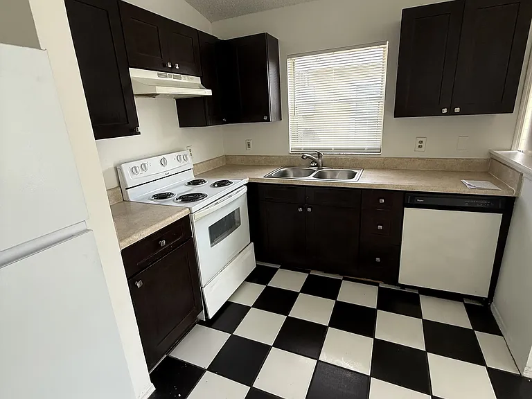 842 Vista Palma Way — Photo 2
