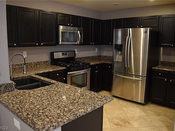 5th image of 9164 Hombard Ave