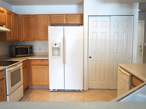 Kitchen & Pantry