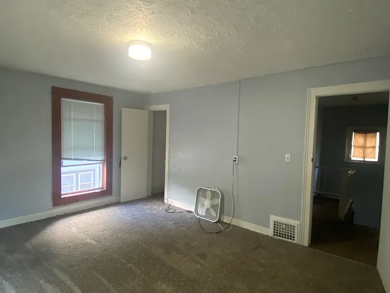 1219 N High St — Photo 10