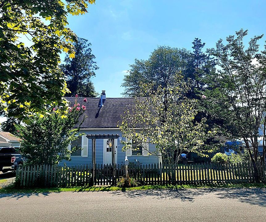 1st image of 66 Illinois Ave