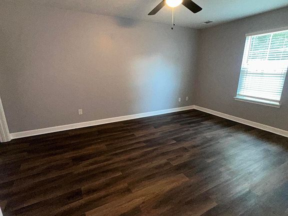 5th image of 502 York Loop