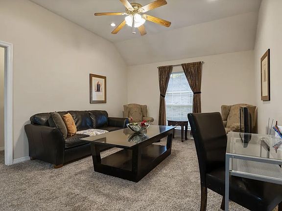 2nd image of 200 Lum Ln APT 102