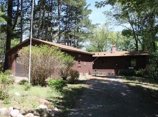 W8116 Eagle Ct, Oxford, WI 53952