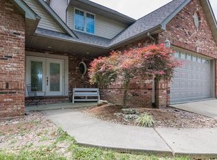 136 Taylor Lake Dr, Troy, IL 62294