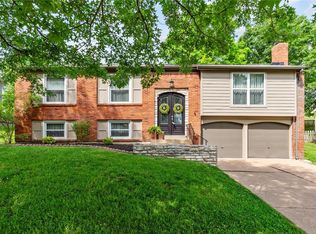 1257 Mautenne Dr, Ballwin, MO 63021