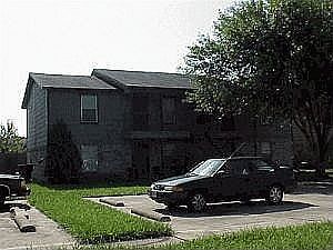 1st image of 2002 Cedarhill Dr APT D
