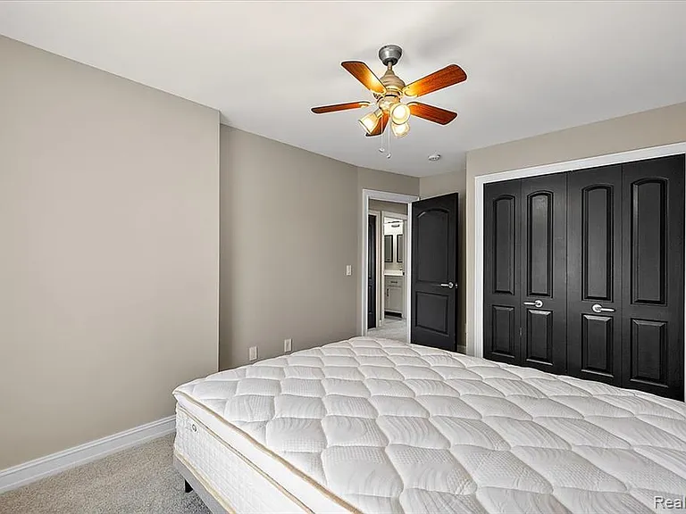 1109 Bennaville Ave — Photo 30