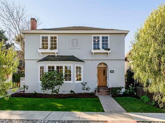 2nd image of 1009 Laguna Ave