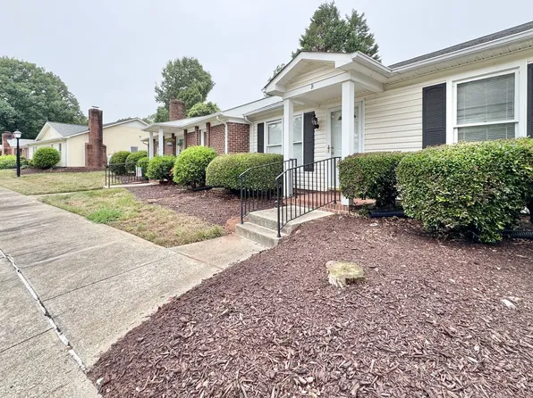 3536B Lawndale Dr, Greensboro, NC 27408