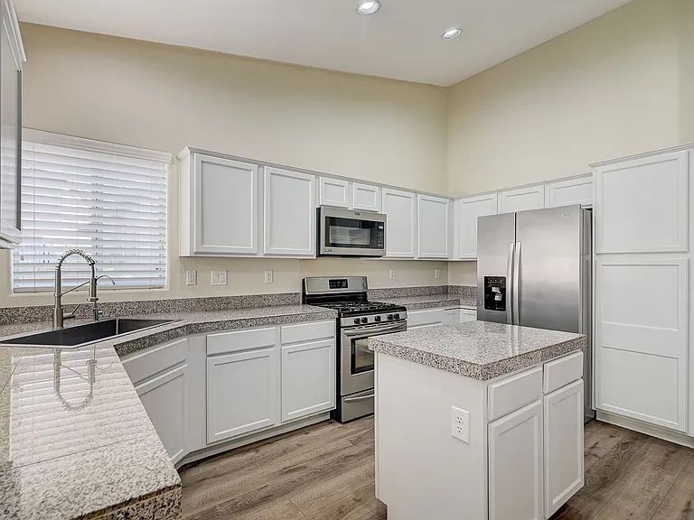 11490 Steponia Bay St — Photo 10