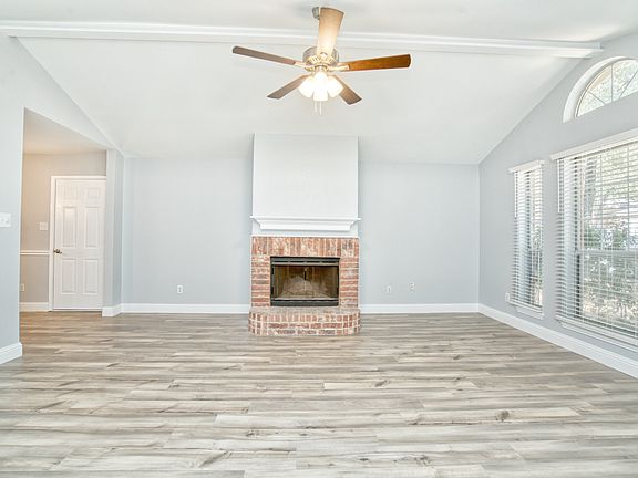 2nd image of 1211 Cardinal Oaks Dr