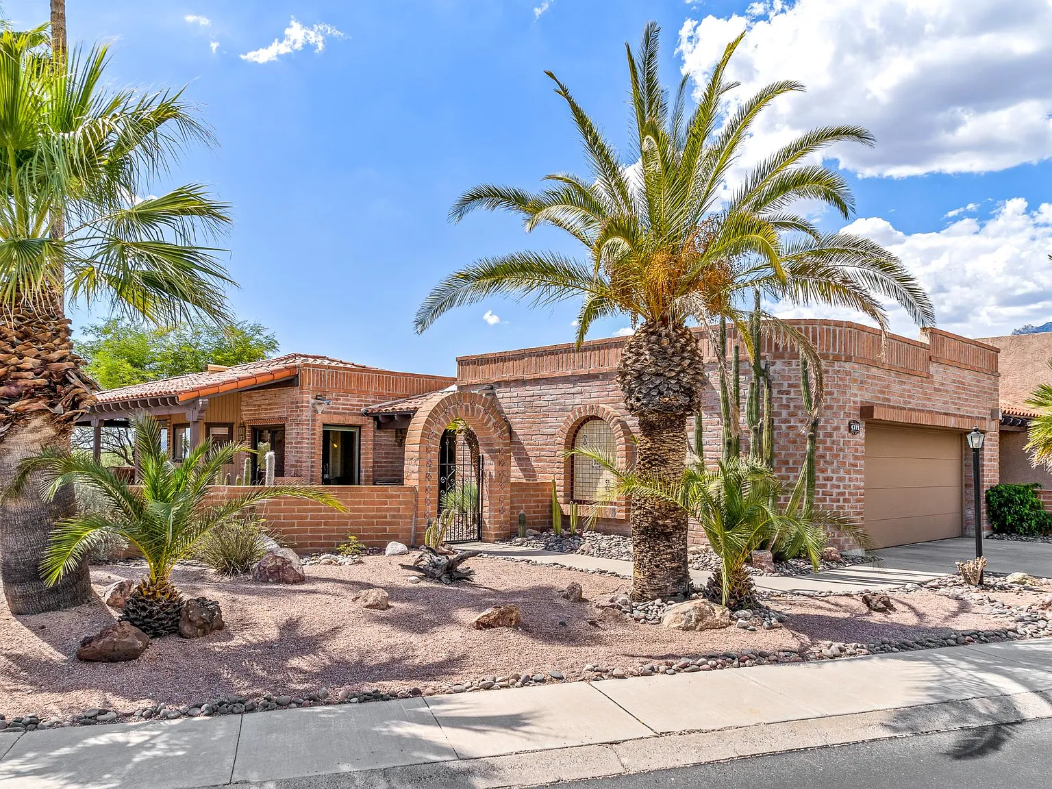 4379 N Camino De Carrillo — Photo 1