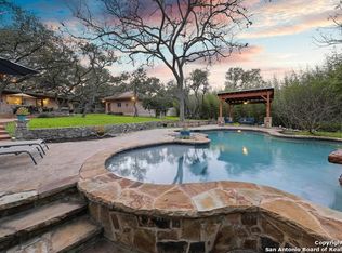 217 Meadowbrook Dr, Hollywood Park, TX 78232