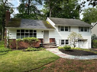 170 Laurel Pl, Englewood, NJ 07631