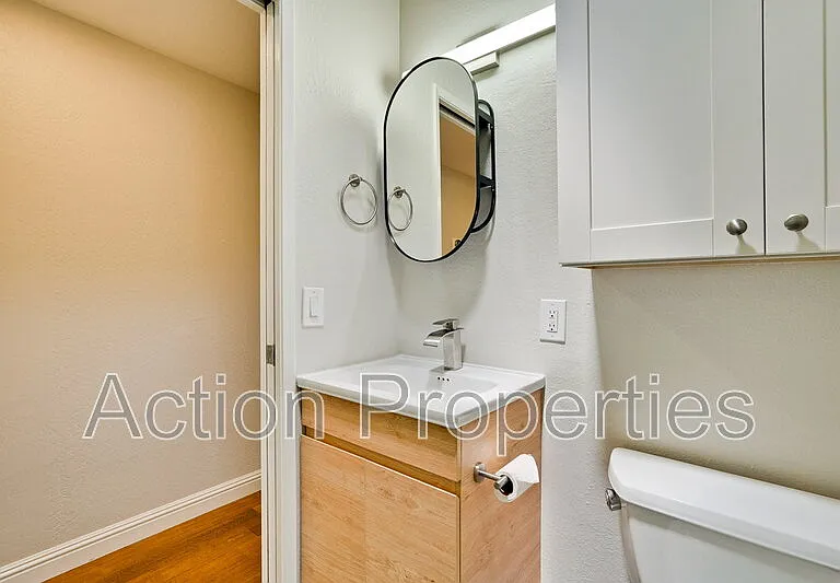 1125 Burgoyne St — Photo 24