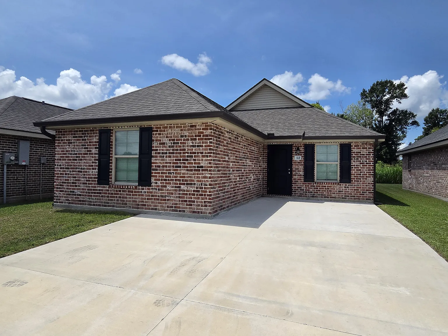 3 bed, 1304 sqft, $1,525 — Photo 1