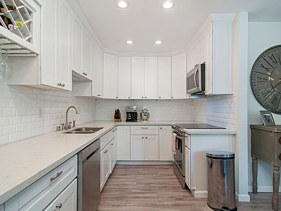 5th image of 801 C Ave Unit 25