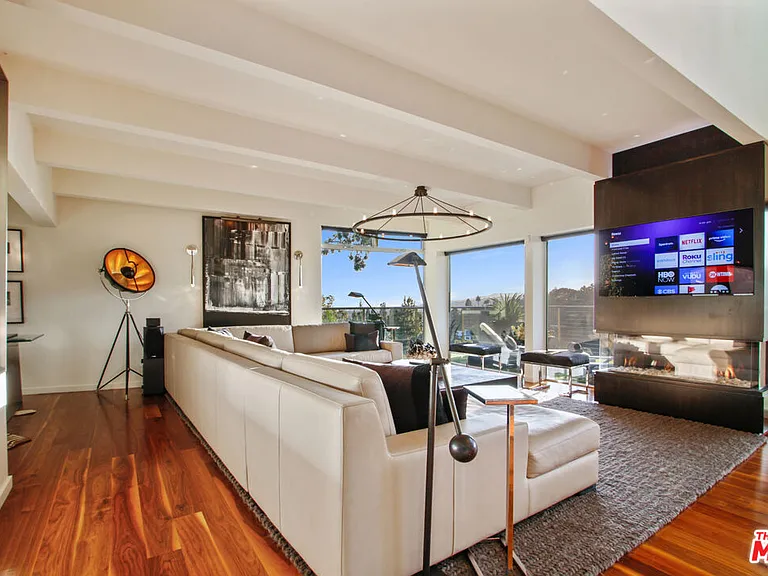 9416 Beverly Crest Dr — Photo 15