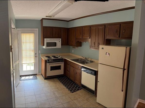 140 Lanier Dr #42