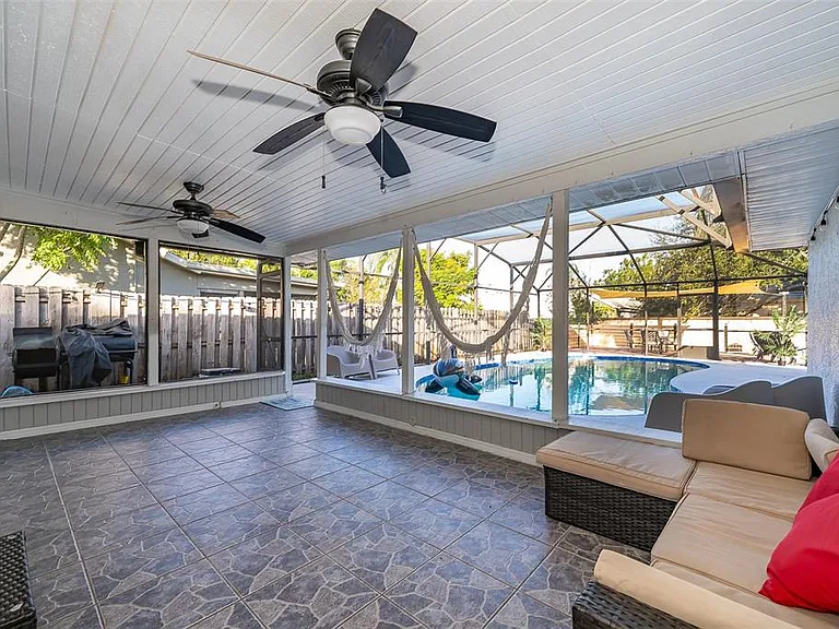 7118 Caloosa Ct — Photo 27