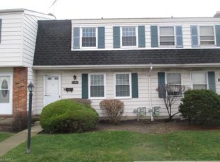 7440 Crown Ct UNIT D, Mentor, OH 44060