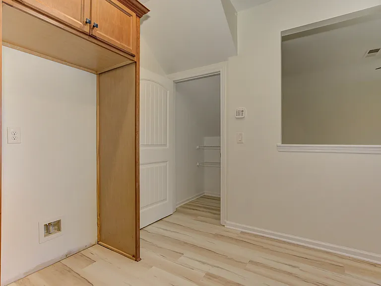 605 Summit Point #A — Photo 31