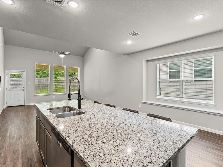 4362 McGregor Bluff Ln — Photo 10
