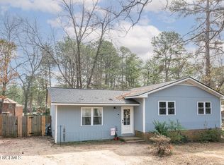 527 Rothney Ct, Southern Pines, NC 28387