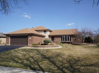 20517 S Green Meadow Ln, Frankfort, IL 60423