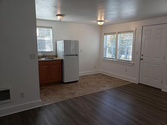 4th image of 102 N Montgomery Ave #5